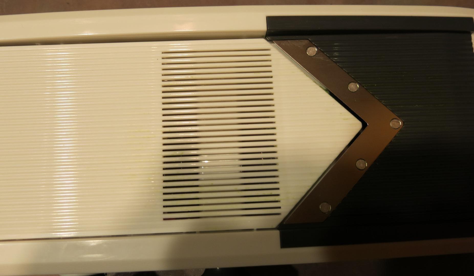 Mueller Austria Mandoline Slicer, Adjustable Vegetable Chopper, Grater customer photo 2