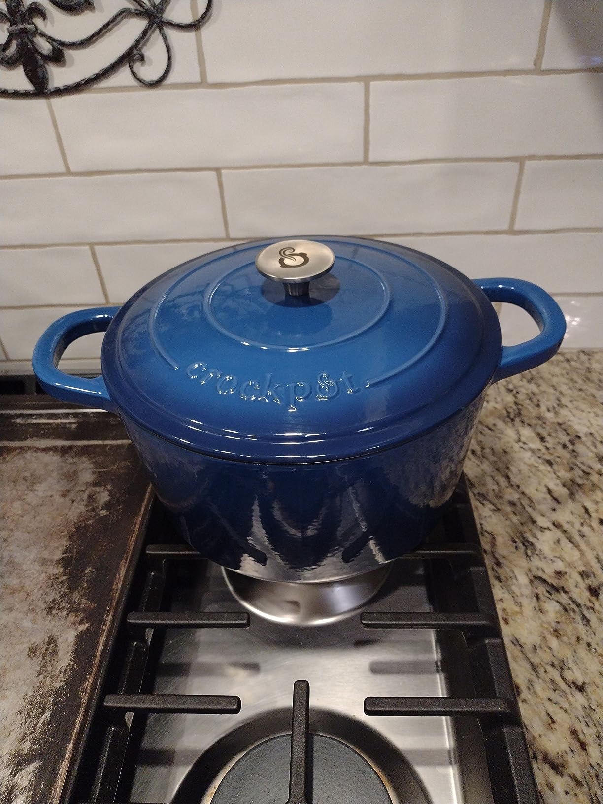 Crock-Pot Artisan 7-Quart Round Enameled Cast Iron Dutch Oven – Sapphire Blue, Durable Heavy-Duty Cookware for Slow Cooking, Baking, Roasting with Lid customer photo 1