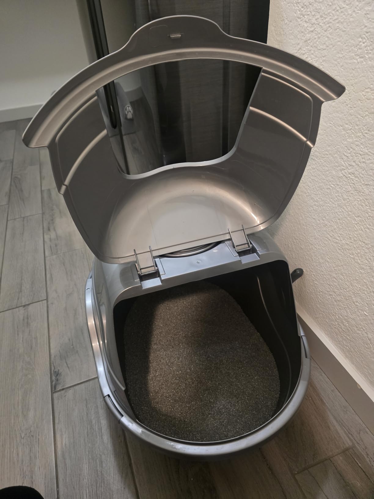 Nature's Miracle Hooded Flip Top Cat Litter Box with Charcoal Filter customer photo 2