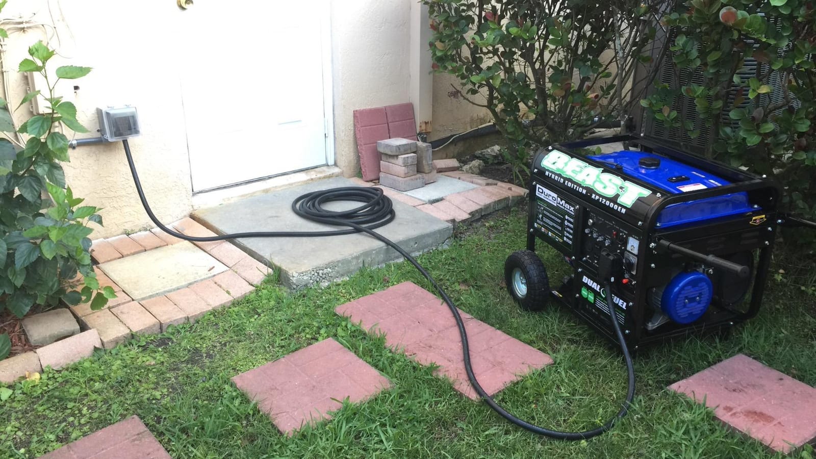 DuroMax XP12000EH 12,000-Watt Dual Fuel Portable Generator – Gas & Propane, Electric Start, Whole Home Backup Power, Transfer Switch Ready, RV & Emergency Ready customer photo 2