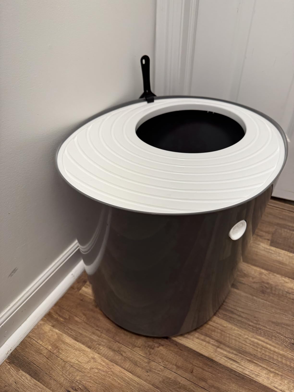 IRIS USA Large Top Entry Cat Litter Box, Hooded Privacy, Beige/White customer photo 1