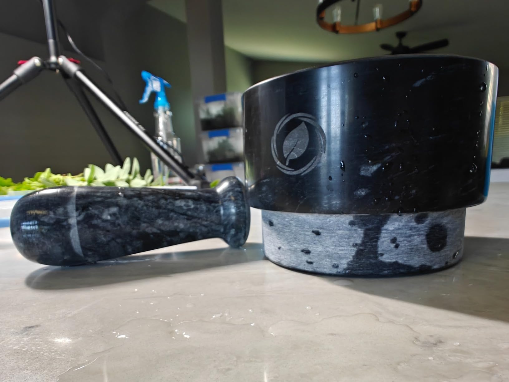 Laevo Mortar and Pestle Set - 5.5 Inch (2.1-Cup) Black Marble Molcajete Set customer photo 2