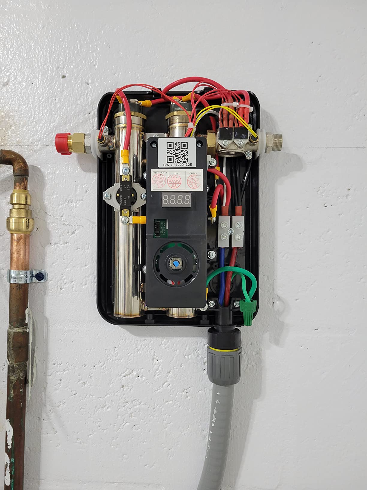 Rheem 240V Heating Chamber RTEX-13 Residential Tankless Water Heater, GRAY customer photo 1