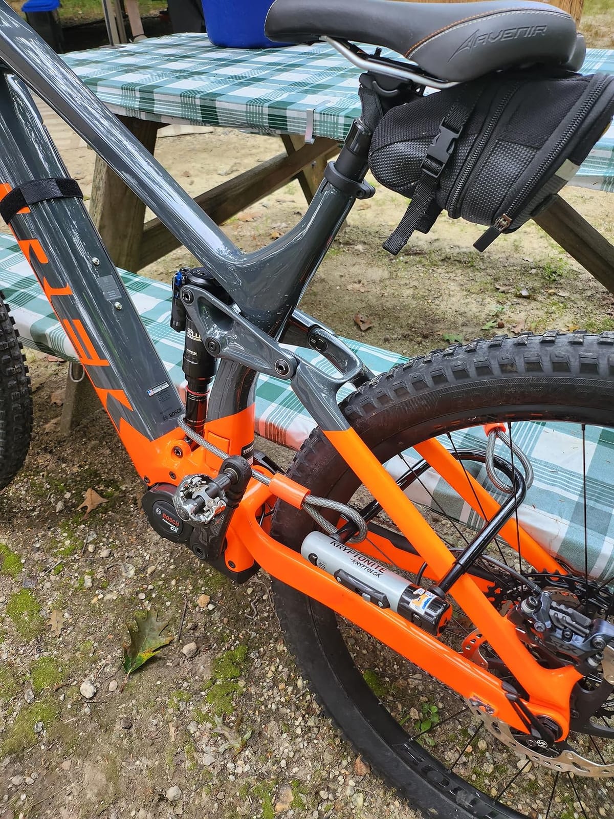 Kryptonite Kryptolok Standard Bike U-Lock, 12.7mm Shackle, 4ft Cable customer photo 1