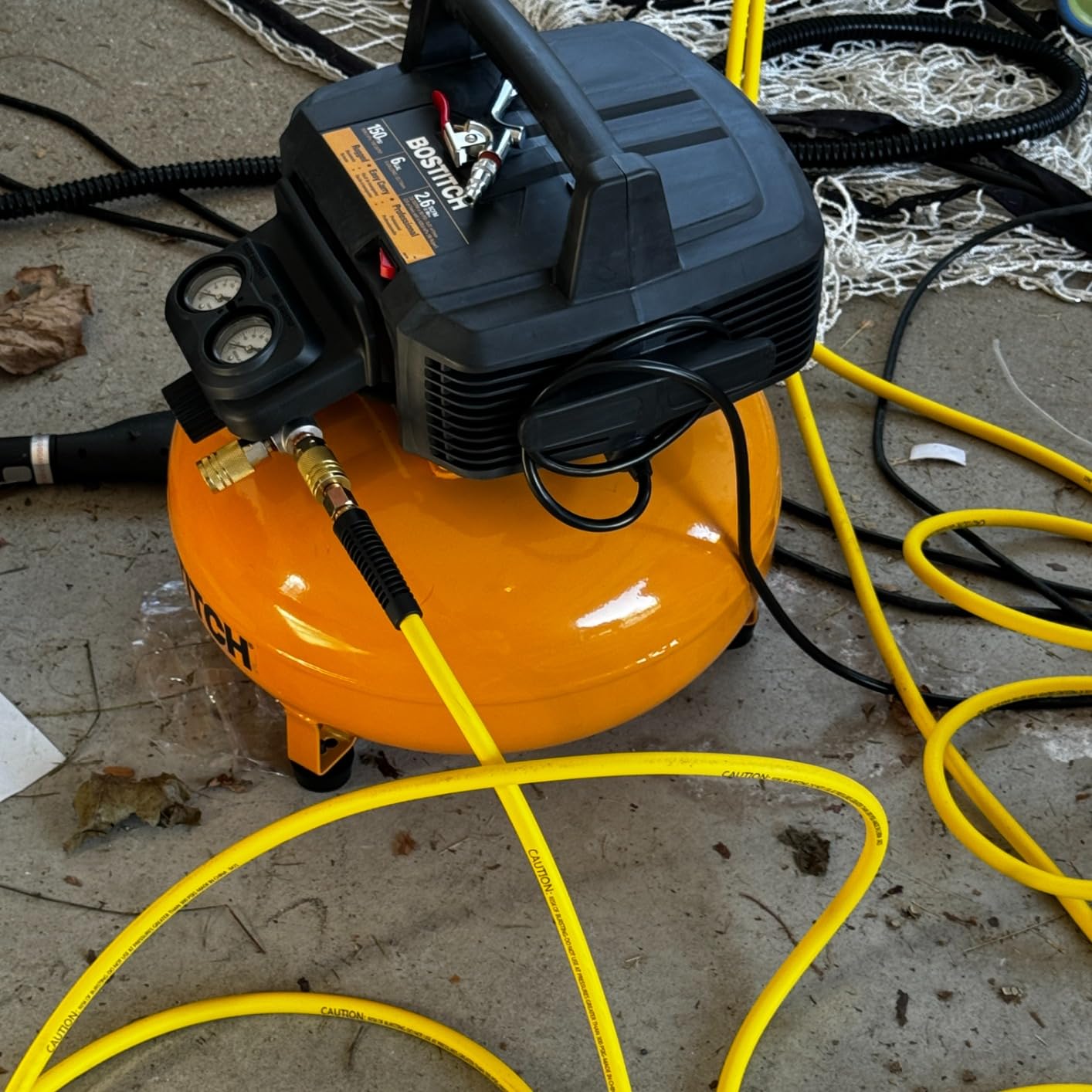 BOSTITCH Air Compressor Kit, Oil-Free, 6 Gallon, 150 PSI, Quiet Lightweight Pancake Air Compressor (BTFP02012-WPK) customer photo 2