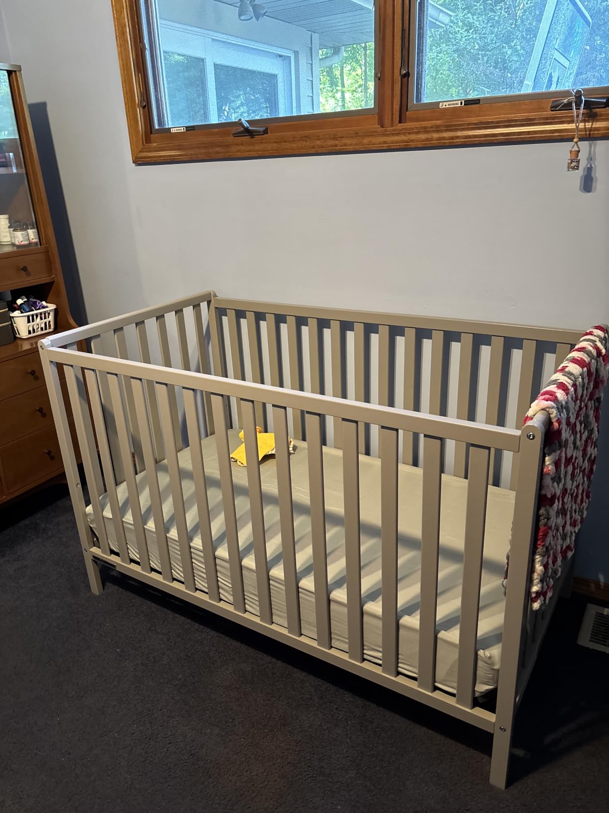 Delta Children Heartland 4-in-1 Convertible Crib - Greenguard Gold Certified, Bianca White customer photo 1