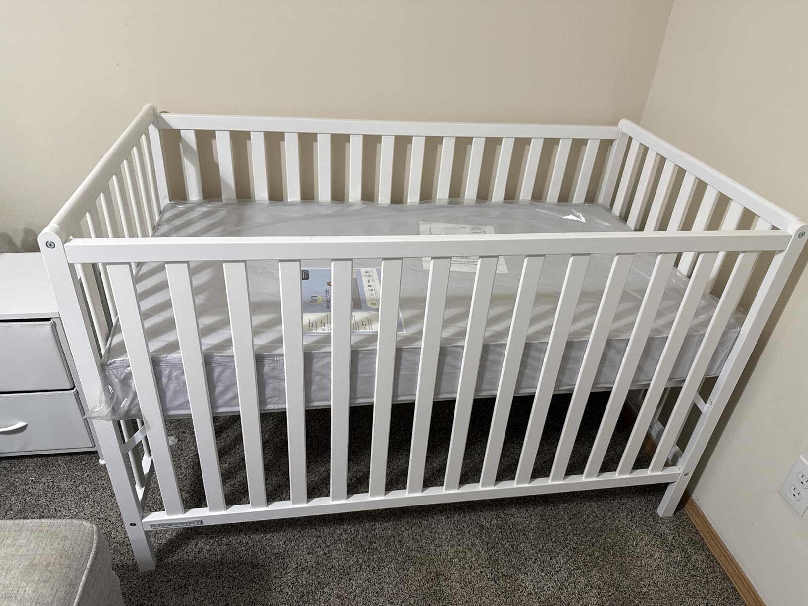 Delta Children Heartland 4-in-1 Convertible Crib - Greenguard Gold Certified, Bianca White customer photo 2