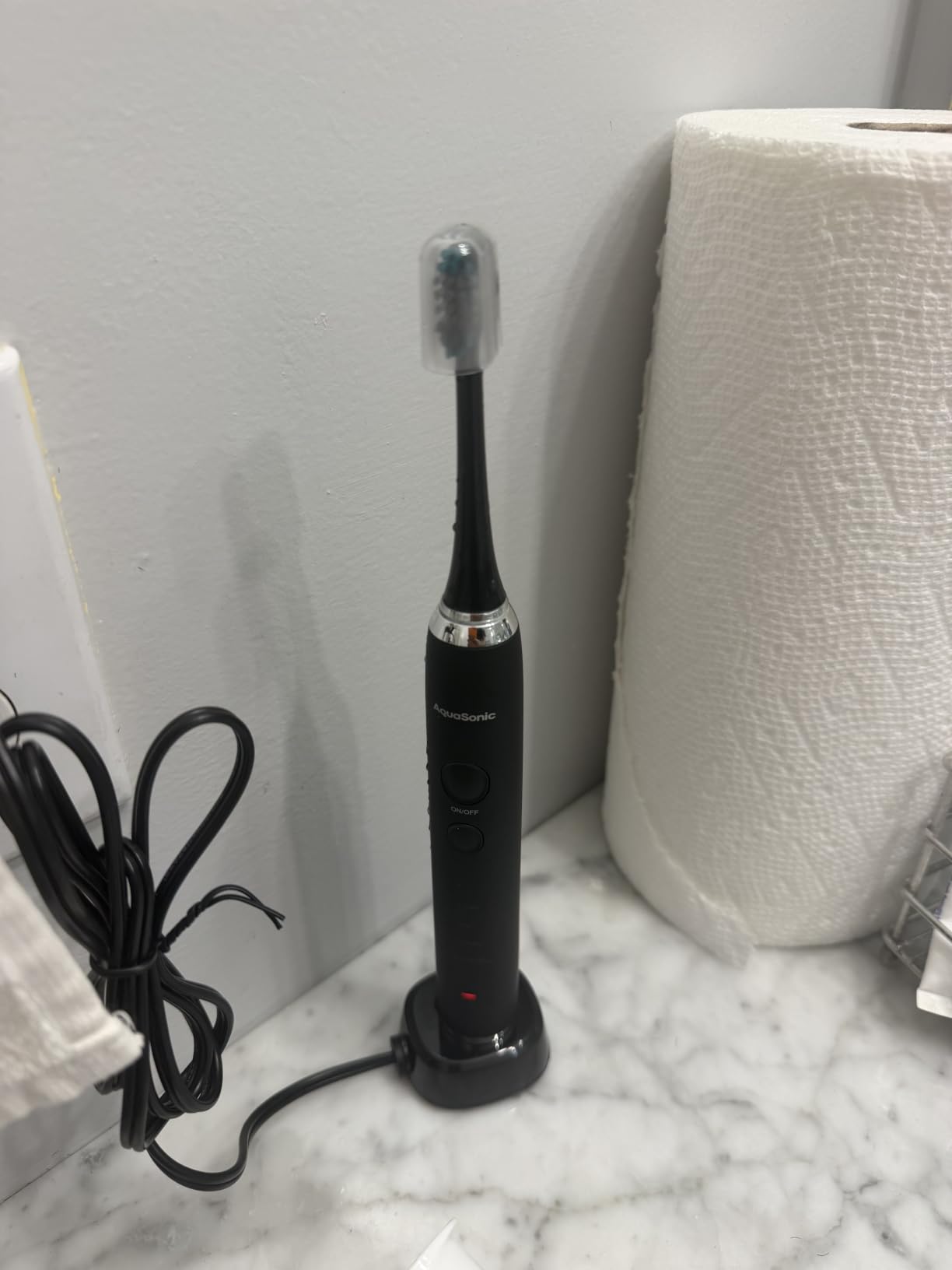 Aquasonic Black Series Ultra Whitening Toothbrush – ADA Accepted Electric Toothbrush- 8 Brush Heads & Travel Case – 40,000 VPM Electric Motor & Wireless Charging - 4 Modes w Smart Timer customer photo 1