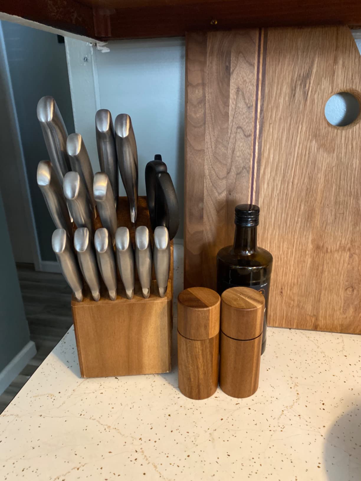 Coninx Acacia Wood Kitchen Knife Block - 15 Slots Knife Holder - Professional Quality Wood Knife Organizer - Secure Knife Stand To Keep Knives Neat & Sharp - Knife Blocks for Kitchen Knife Storage customer photo 1