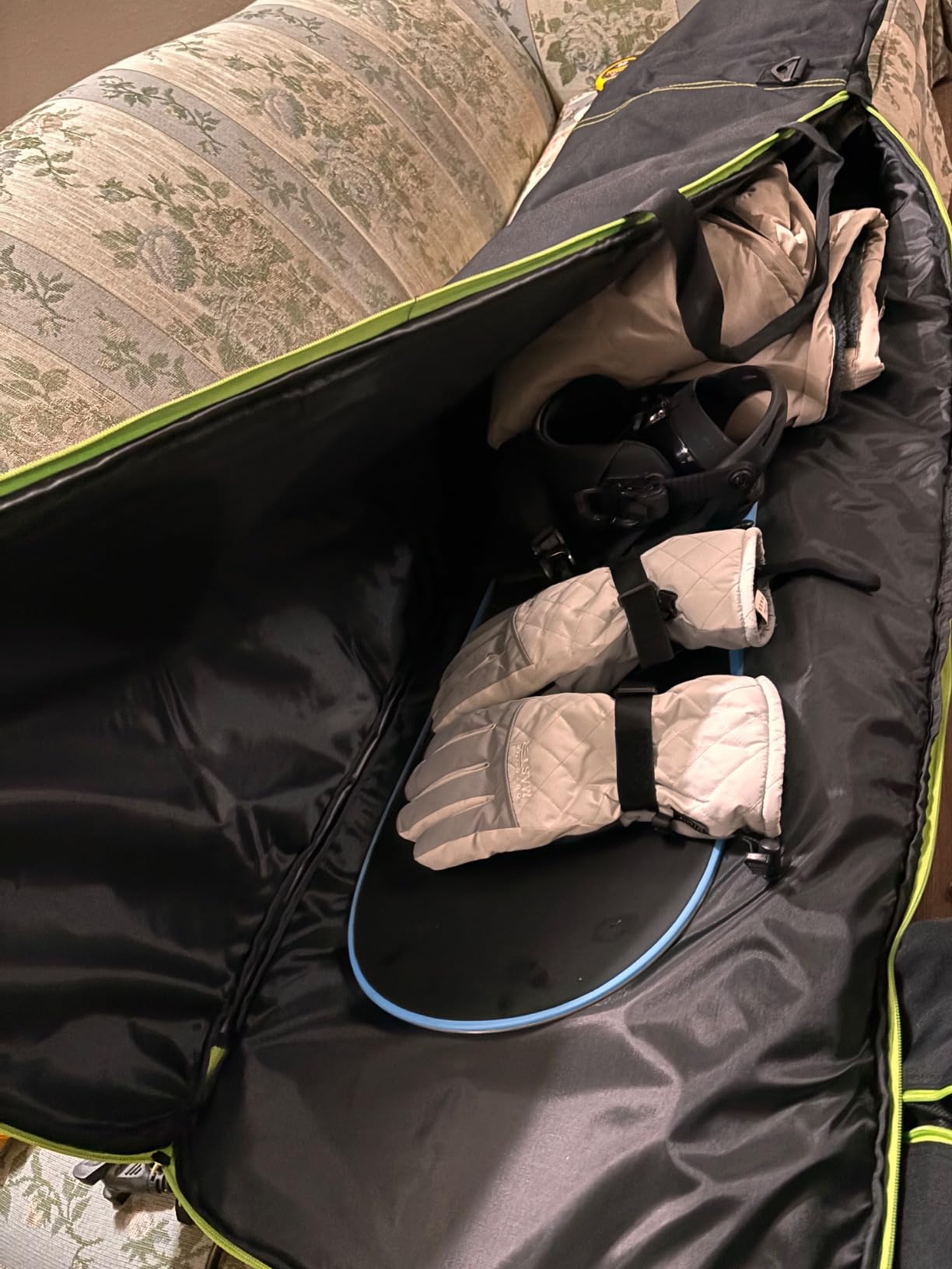 Athletico Padded Two-Piece Snowboard and Boot Bag Combo | Store & Transport Snowboard Up to 165 CM and Boots Up To Size 13 | Includes 1 Padded Snowboard Bag & 1 Padded Boot Bag customer photo 2