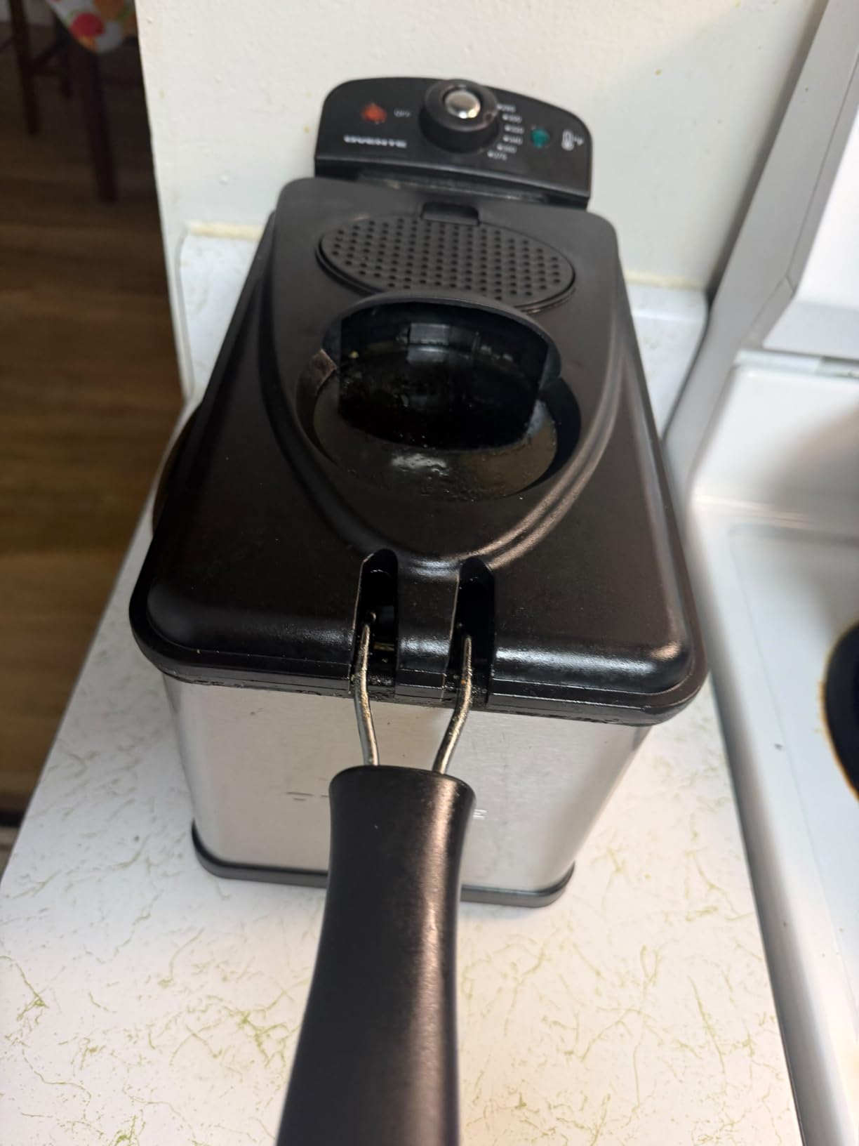 OVENTE Electric Deep Fryer, 2L Capacity, 1500W, Silver FDM2201BR customer photo 1