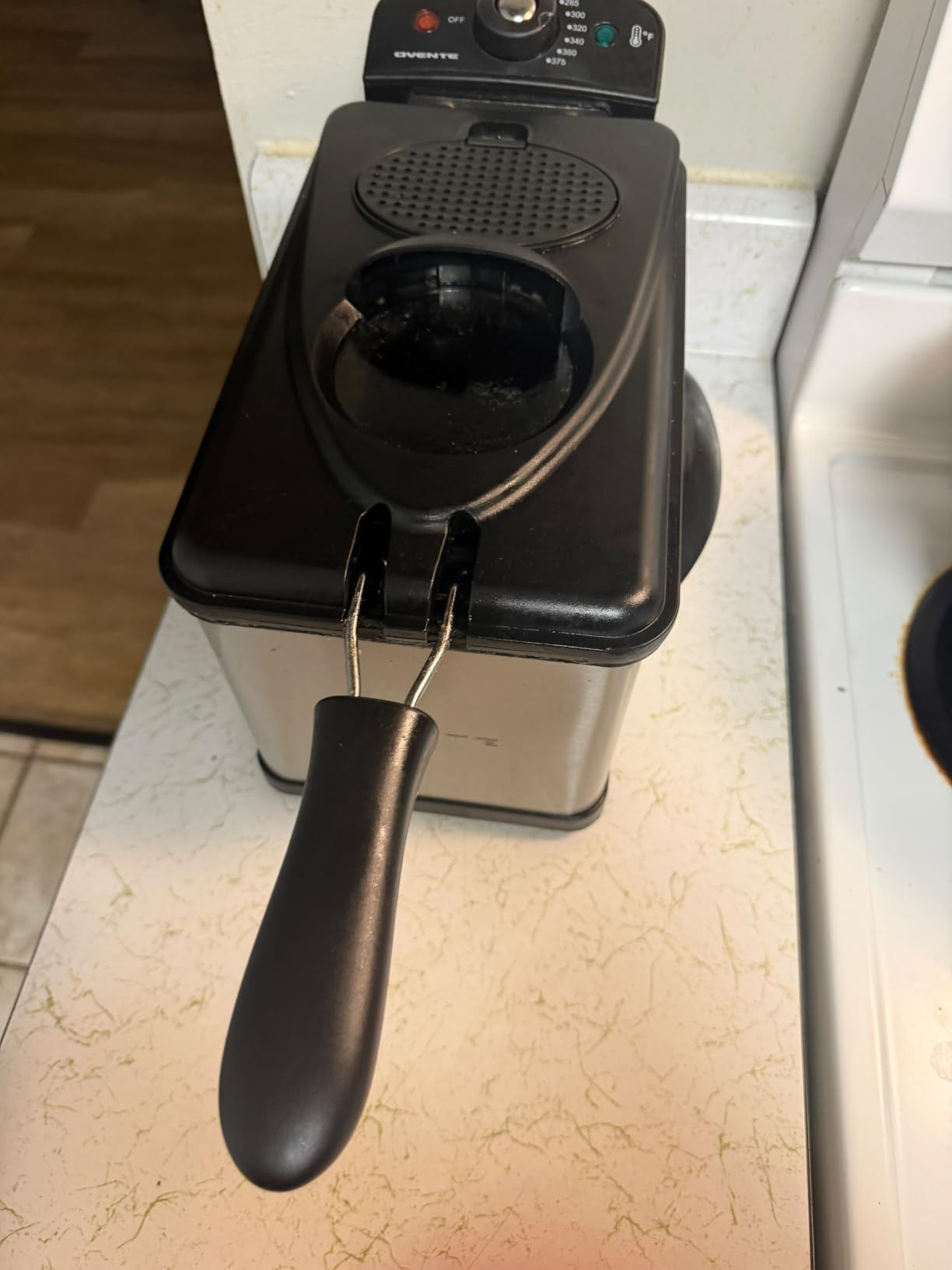 OVENTE Electric Deep Fryer, 2L Capacity, 1500W, Silver FDM2201BR customer photo 2