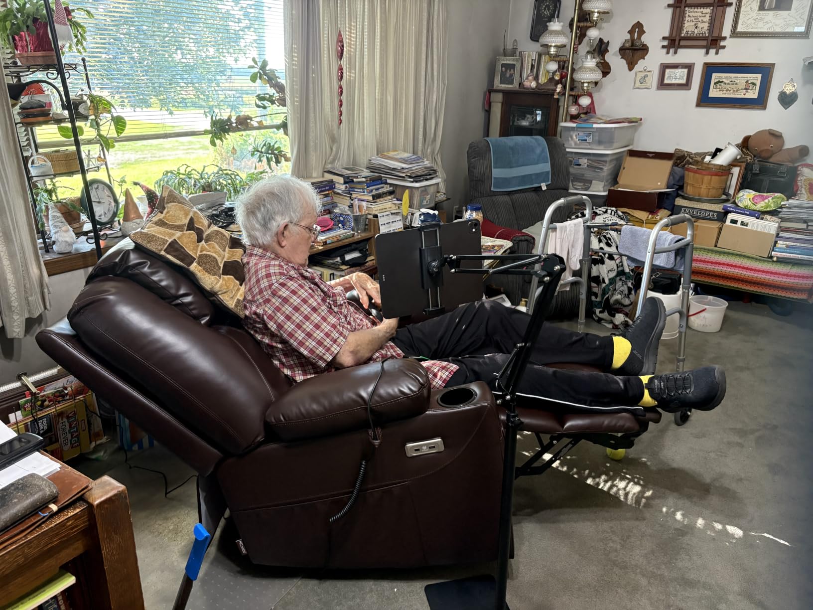 MCombo Power Lift Recliner Chair for Elderly 7040(Medium, Light Brown) customer photo 1