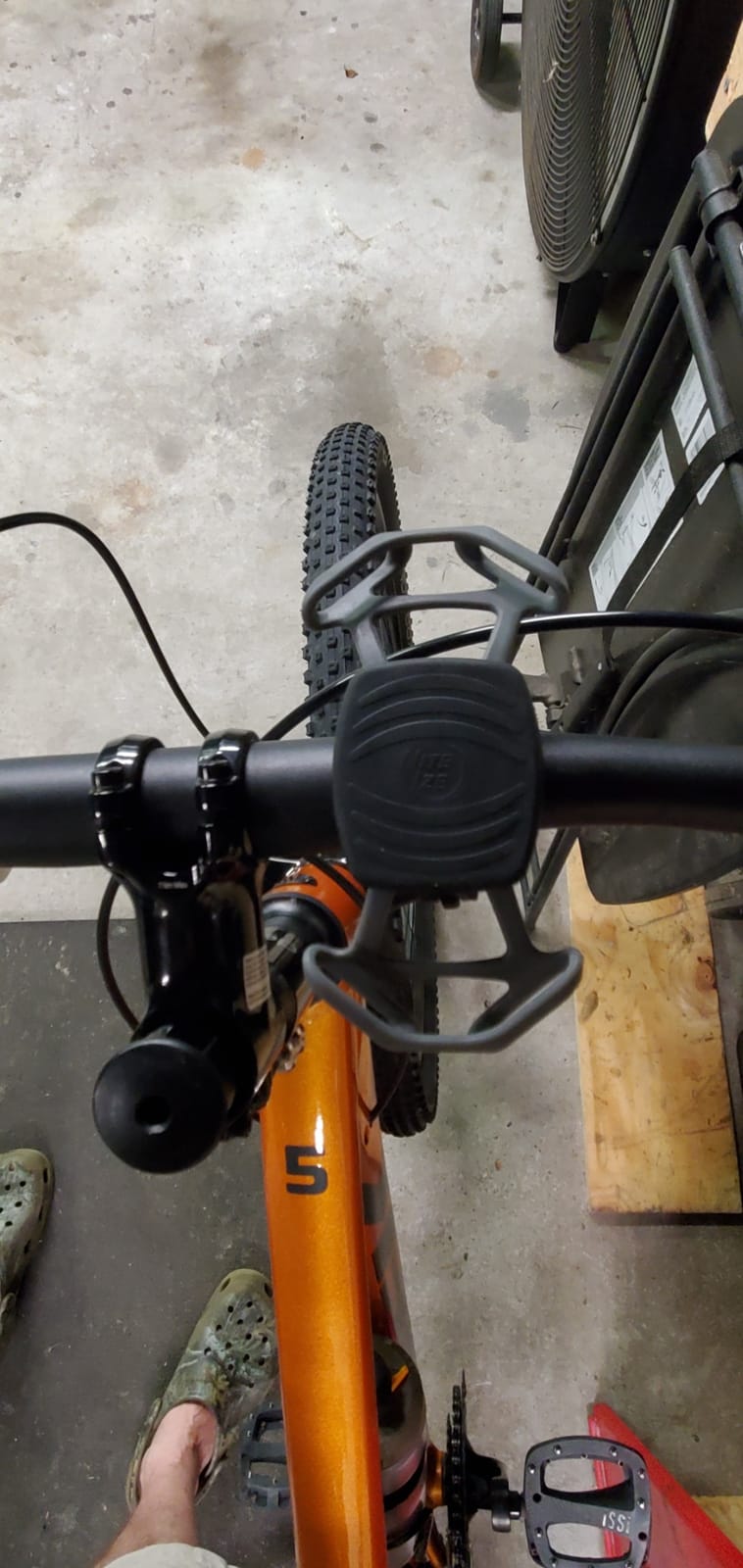 Nite Ize Wraptor Rotating Smartphone Bar Mount - Universal Cell Phone Holder for Bikes, Carts & Strollers - 360-Degree Rotation - Secure Hold on Rough Terrain - Handlebar & Stem Mount customer photo 2