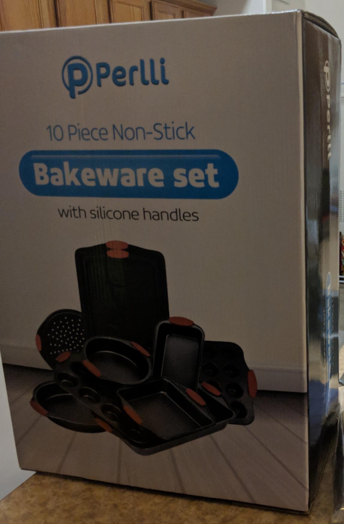 PERLLI Non-Stick 10-Piece Baking Pan Set, BPA-Free Carbon Steel Bakeware Set with Silicone Handles, Stackable Kitchen Oven Set, Cookie Sheet, Baking Tray, Baking Sheet Set, Oven Safe (446°F) customer photo 1