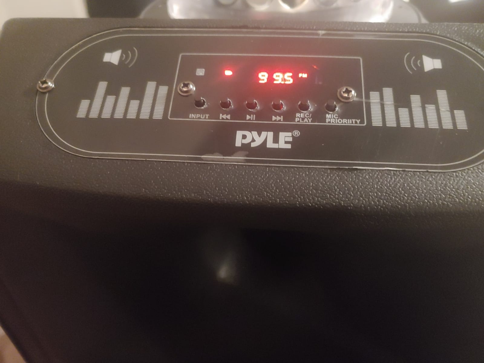 Pyle Wireless Portable PA Speaker System - 700 W Battery Powered Rechargeable Sound Speaker and Microphone Set with Bluetooth MP3 USB Micro SD FM Radio AUX 1/4