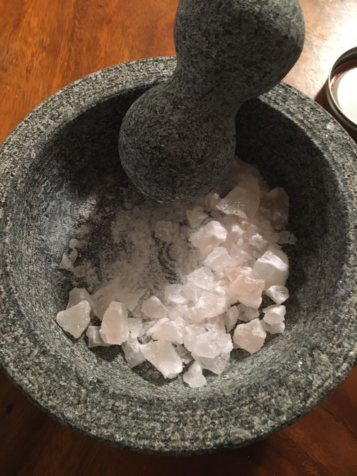 Umien Granite Mortar and Pestle Set 8-Inch (3.5-Cup), Molcajete, Grey customer photo 1