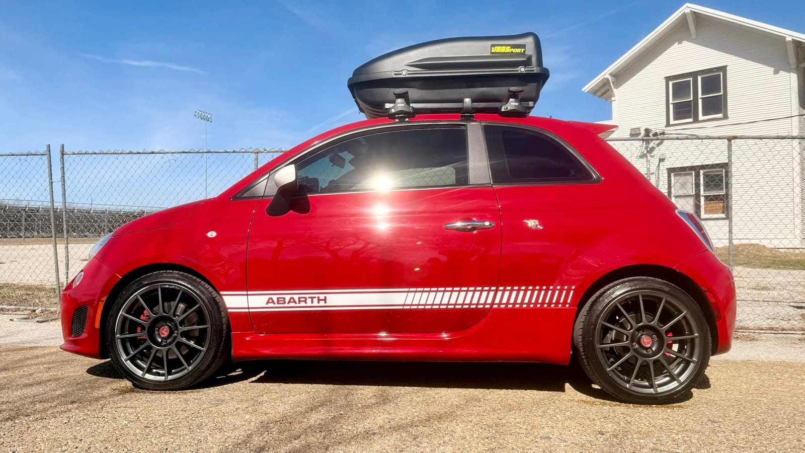 10 cu. ft. Rooftop Cargo Carrier, Weatherproof Lockable, 110 lb. Capacity customer photo 2