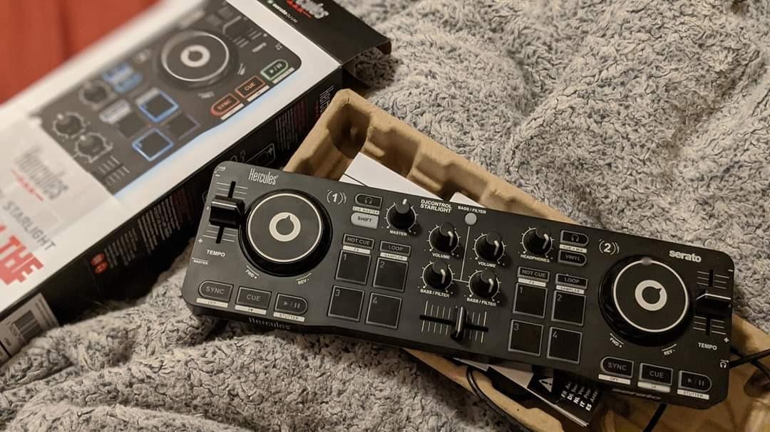 Hercules DJControl Starlight - Compact DJ Controller with Light Show customer photo 1