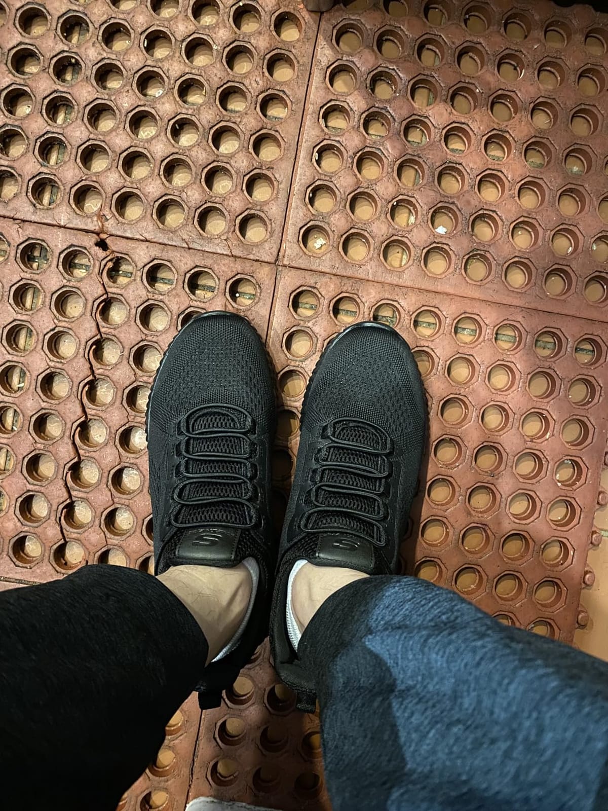 Skechers Men's Cessnock Bungee Slip On customer photo 2