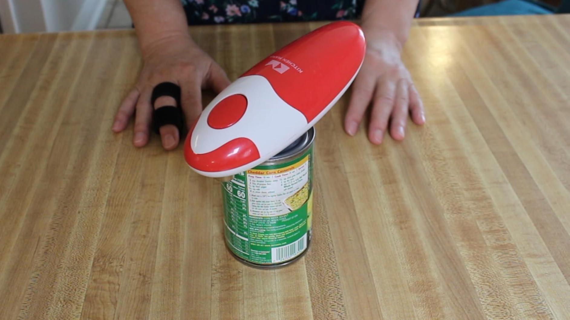 Kitchen Mama Auto Electric Can Opener, Battery Operated, Red customer photo 2