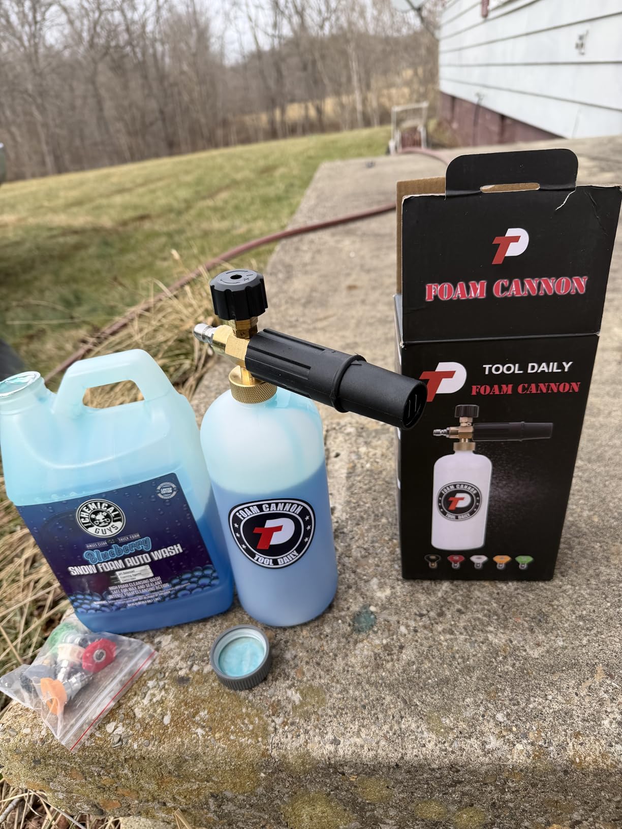 Tool Daily Foam Cannon with 1/4 Inch Quick Connector, 1 Liter, 5 Pressure Washer Nozzle Tips customer photo 1