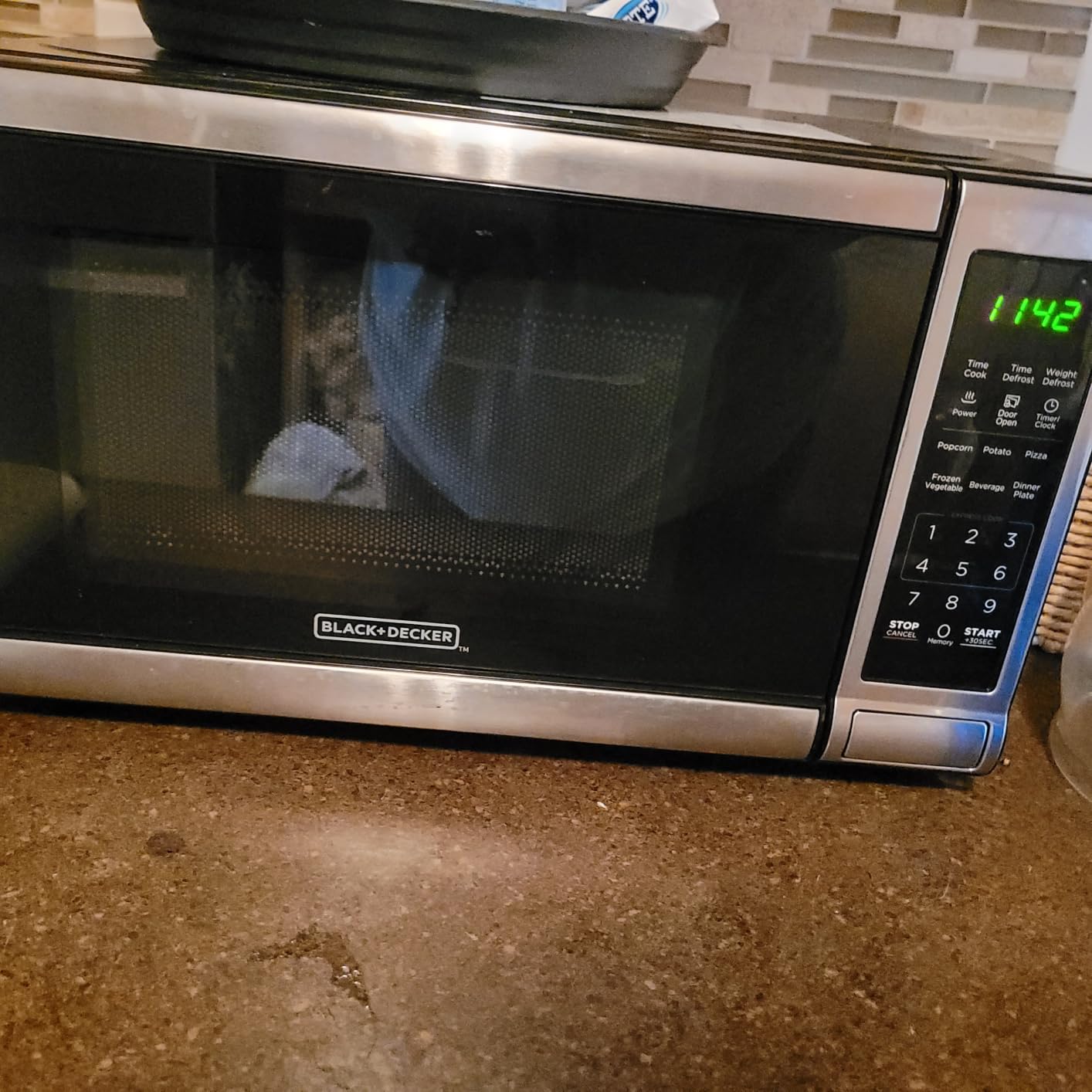 BLACK+DECKER Microwave Oven Countertop, 1.1 Cu.Ft, 1000W, Stainless Steel customer photo 2