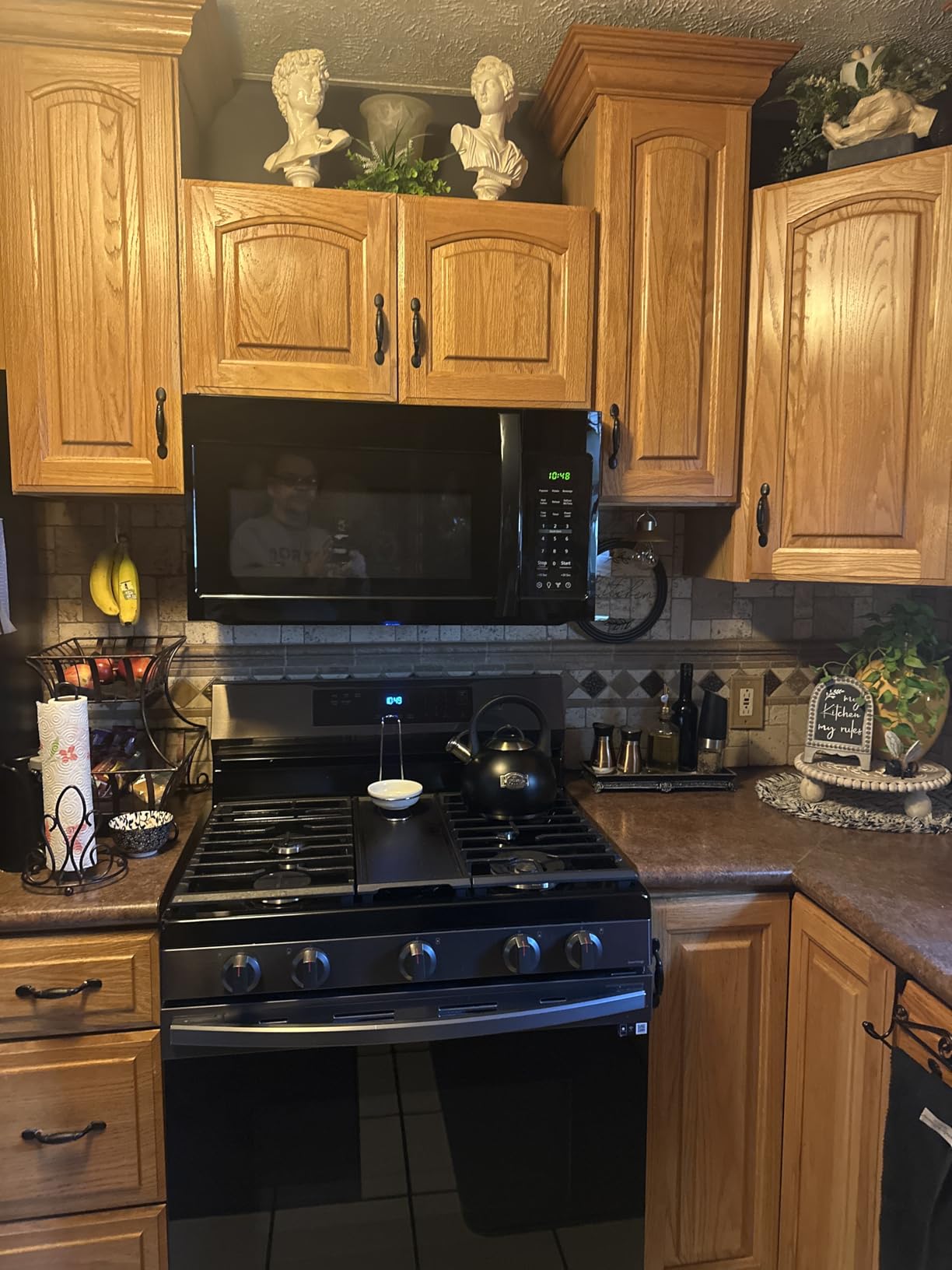 BLACK+DECKER Countertop Microwave Oven, 0.9 Cu.Ft, 900W, Stainless Steel customer photo 1