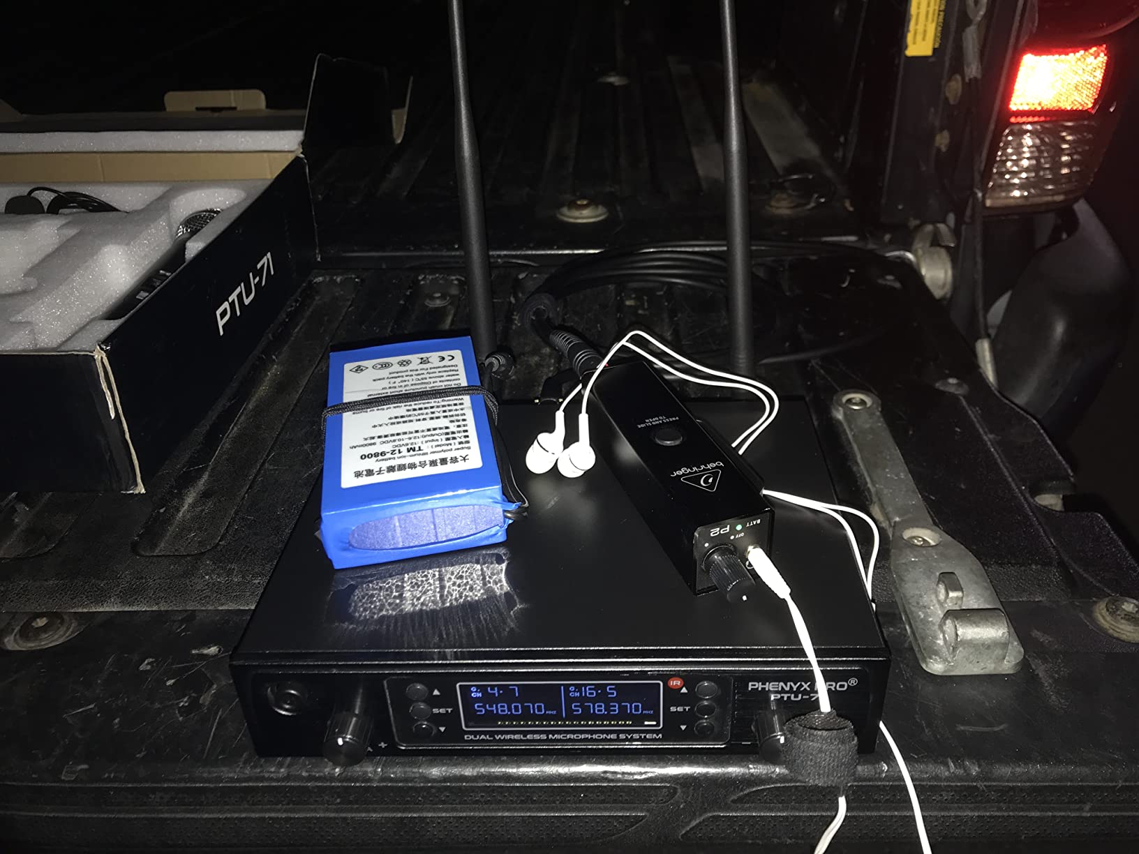 Phenyx Pro Dual UHF Auto Scan Handheld Wireless Microphone System PTU-71-2H customer photo 1