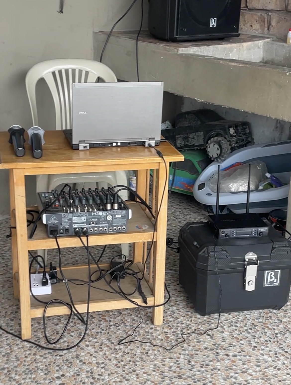 Phenyx Pro Dual UHF Auto Scan Handheld Wireless Microphone System PTU-71-2H customer photo 2