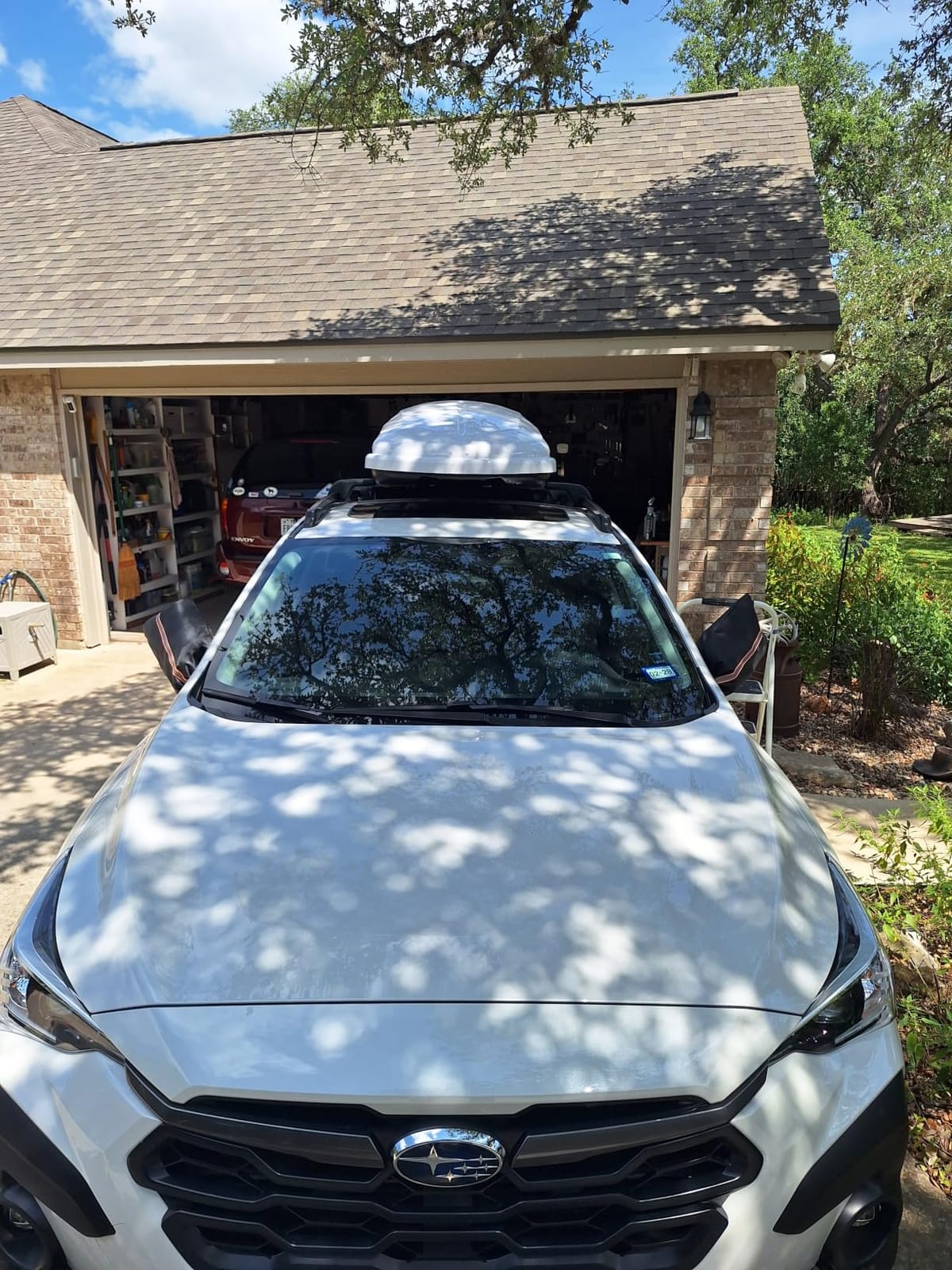 Goplus Rooftop Cargo Carrier Hard Shell, 14 Cubic Feet Waterproof Car Roof Cargo Carrier w/Dual Side Opening, Security Key, 165LBS Capacity, for 17” to 22.8” Wide Crossbar Rack, Vehicle Cargo Box customer photo 2