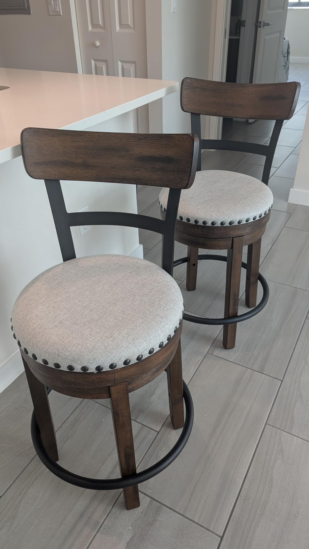 Signature Design by Ashley Valebeck Counter Height Bar Stool, Brown customer photo 1