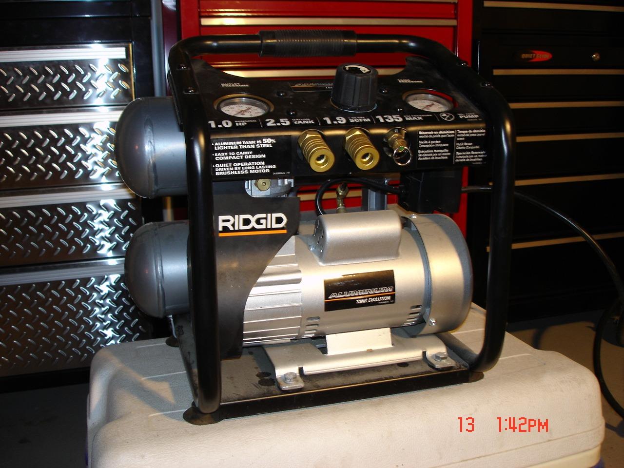 Metabo HPT Quiet Air Compressor, Portable 1 Gallon Oil-Free Air Compressor, Ultra-Quiet Operation at 59 dB, Universal Quick Coupler for Fast Tool Changes, Compact and Lightweight, EC28M customer photo 1