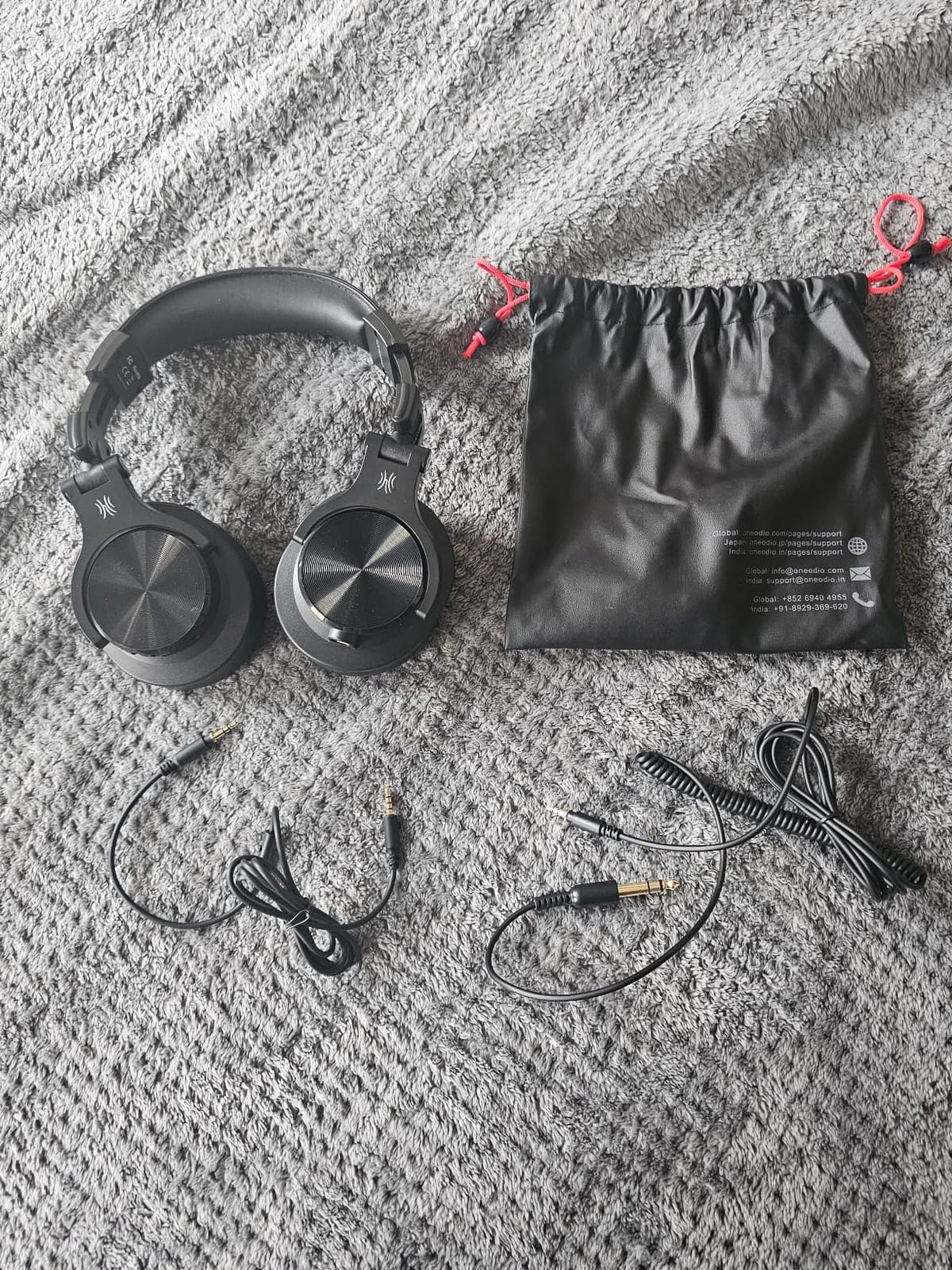 OneOdio A70 Bluetooth Over-Ear Headphones, Hi-Res Wired DJ Studio - Black customer photo 1