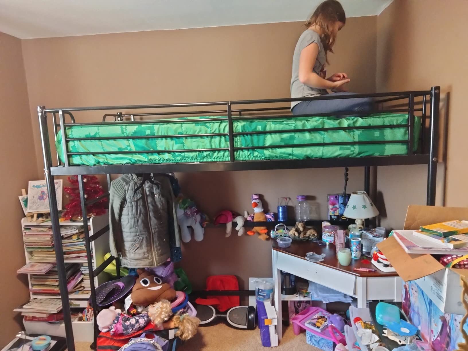 Bonnlo Twin Metal Loft Bed Frame for Kids/Adults/Teens, Space-Saving Design, Black customer photo 2