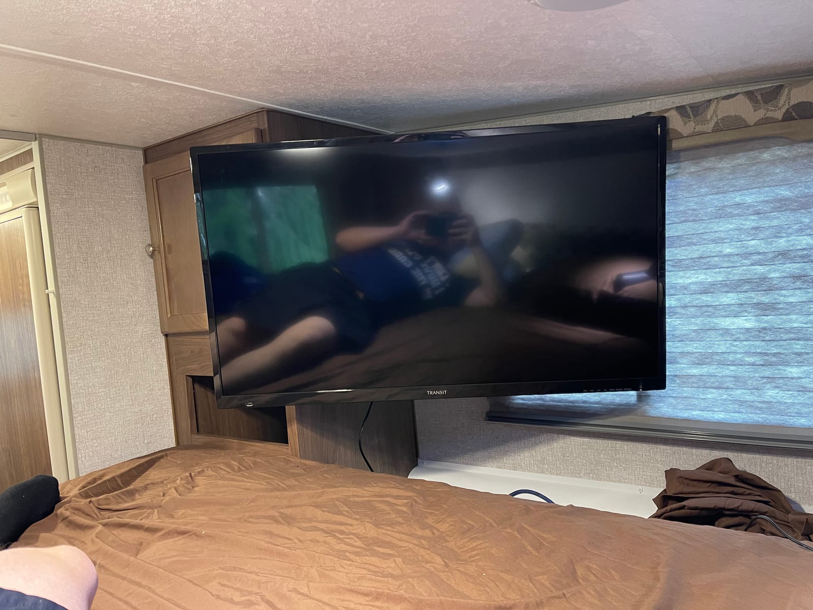 FREE SIGNAL TV Transit 12 Volt Flat Screen TV for RV, 22 inch TV with LED Screen, ACDC Powered with HD Resolution, HDMI/USB Inputs, Use in RVs, Campers, Boats and Off-Grid Applications. customer photo 2