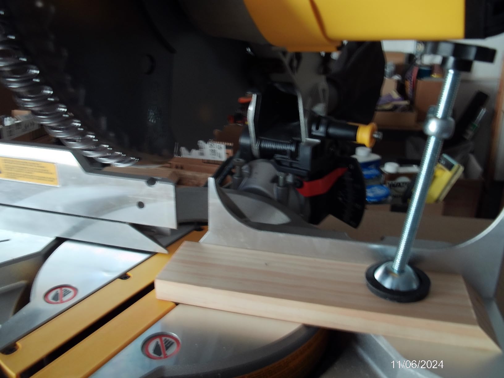 DEWALT Miter Saw, Single Bevel, Compound, 10-Inch, 15-Amp (DWS713) customer photo 1