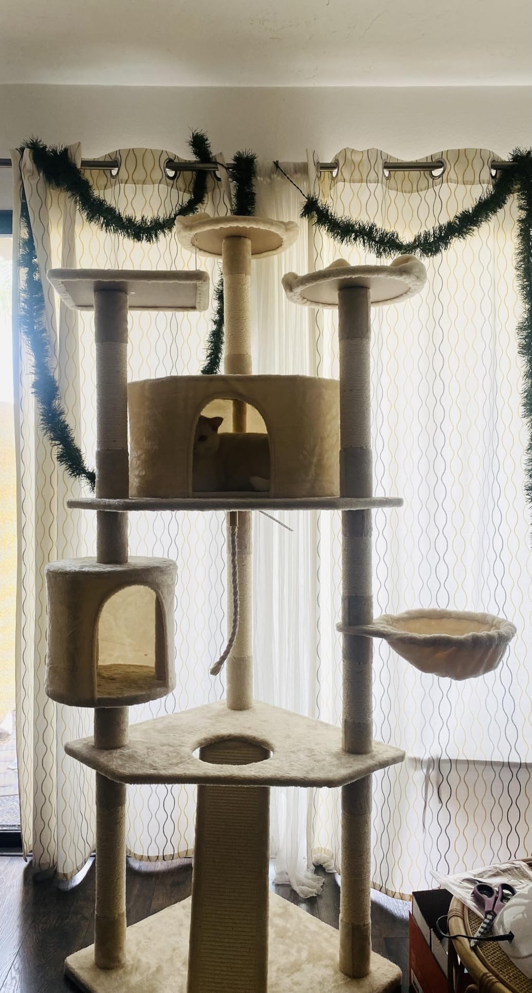 Yaheetech 79in Multi-Level Cat Tree for Multiple Cats with 9 sisal Posts customer photo 2
