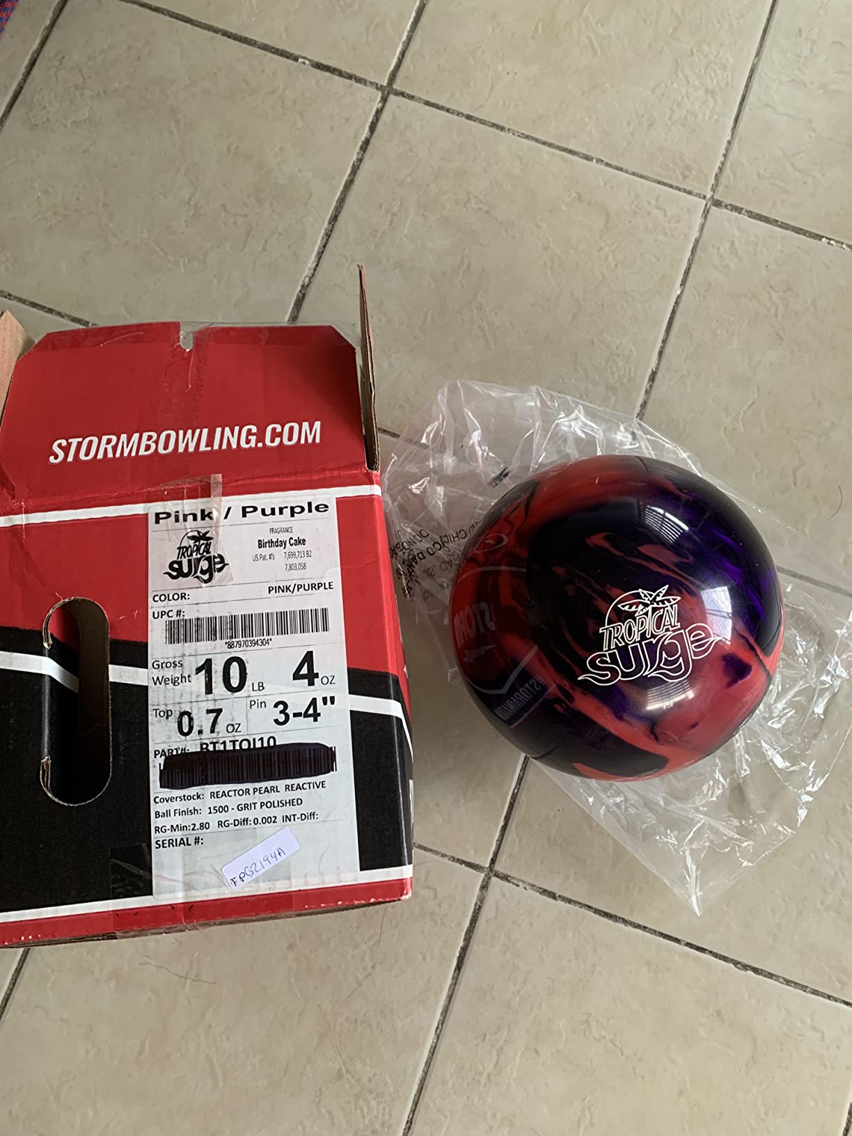 Storm Tropical Surge Bi-colored Recreational Bowling Ball 21.8 cm L x 22.4 cm W x 24.1 cm H 1 Ball 1 Set 1 Piece customer photo 1