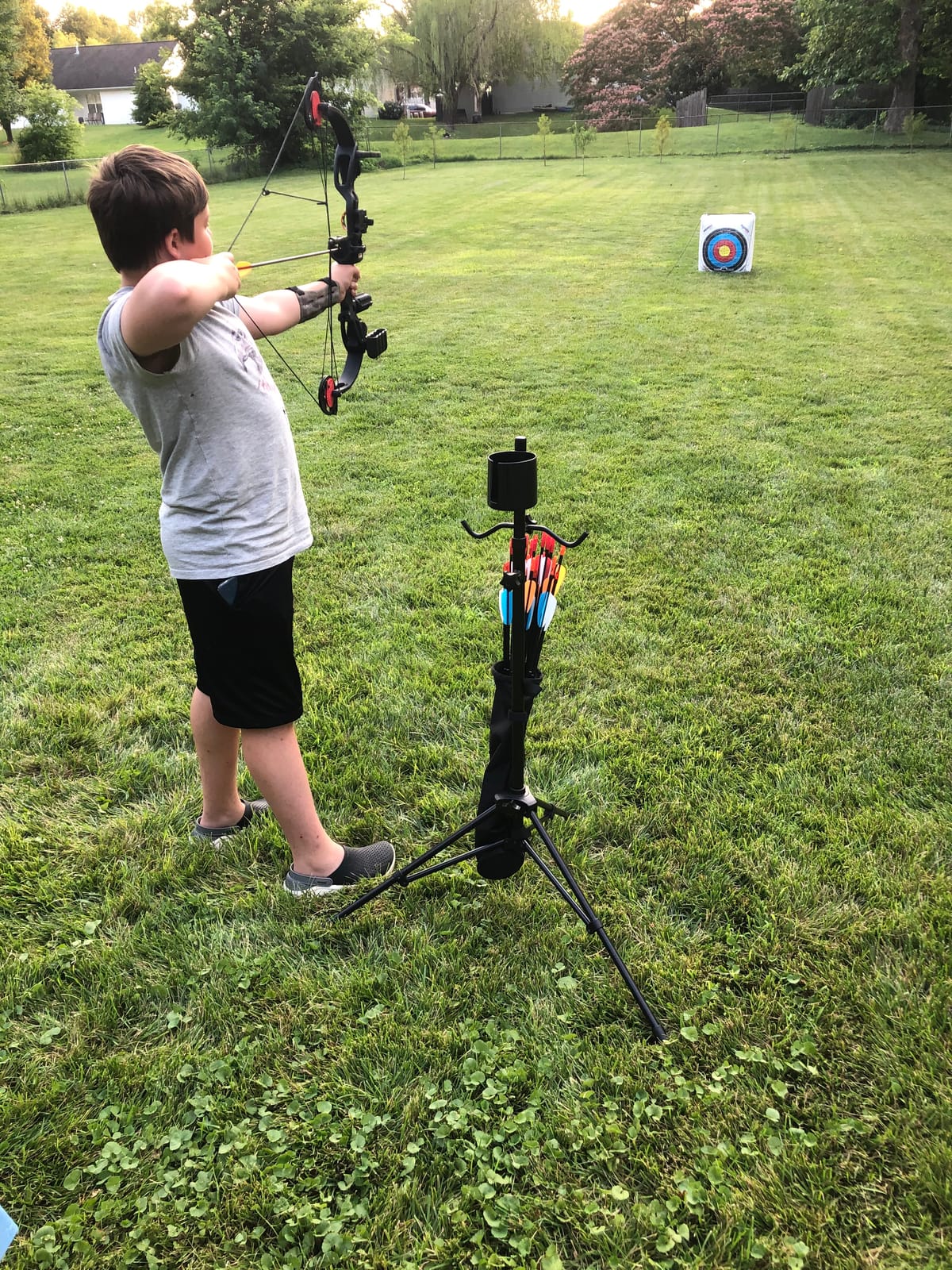 Compound Bow Archery for Youth and Beginner, Right Handed,19”-28” Draw Length,15-29 Lbs Draw Weight, 260 fps customer photo 1