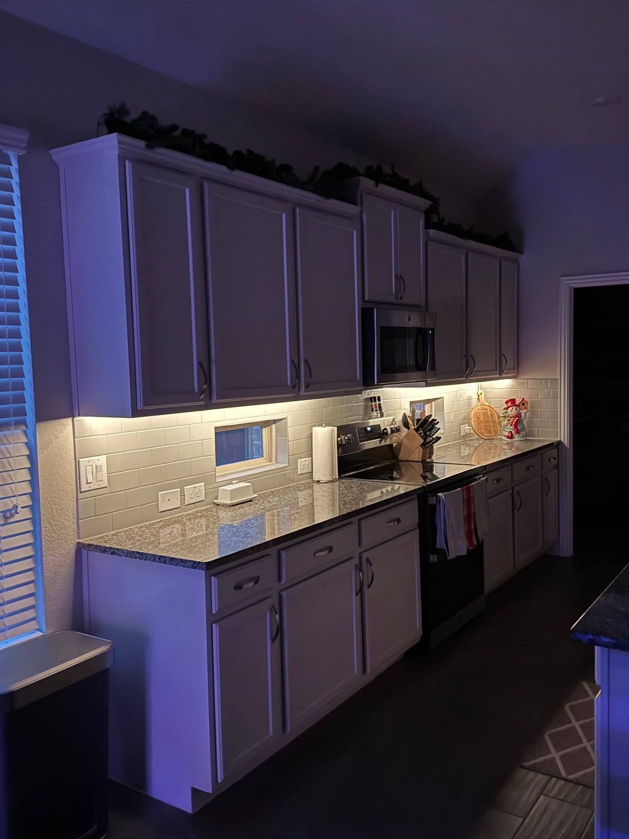 WOBANE Under Cabinet LED Lighting Kit,Dimmable Strip Lights with RF Remote | 6PCS 20inch, 24W Adapter, Hidden 2700K Warm White Set, 1500lm, Timing, Bright, Kitchen, Counter, Shelf, Showcase customer photo 2