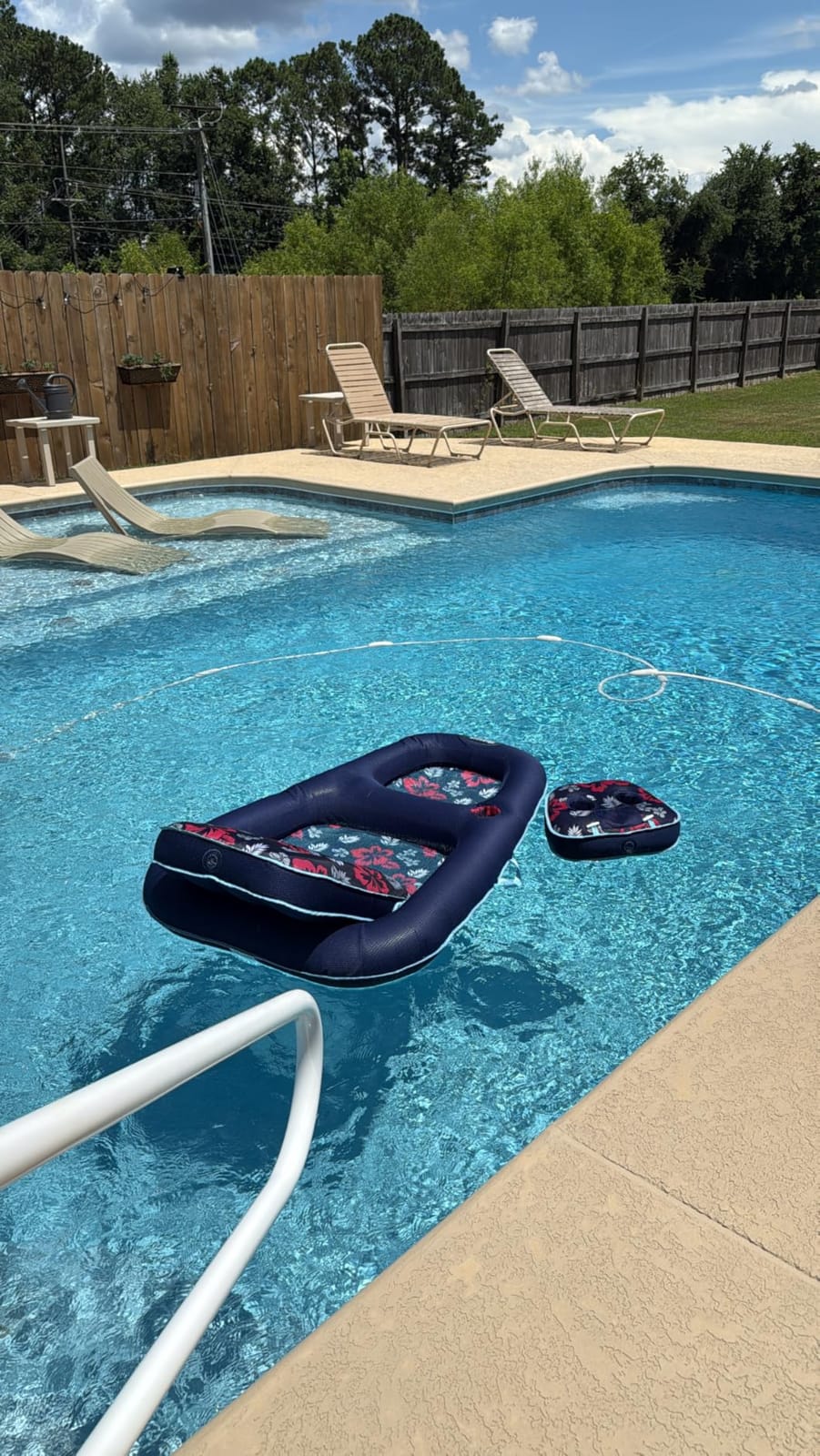 Aqua Campania Ultimate 2-in-1 Pool Float Lounge – Extra Large – Inflatable Pool Floats for Adults with Adjustable Backrest & Cupholder Caddy customer photo 1