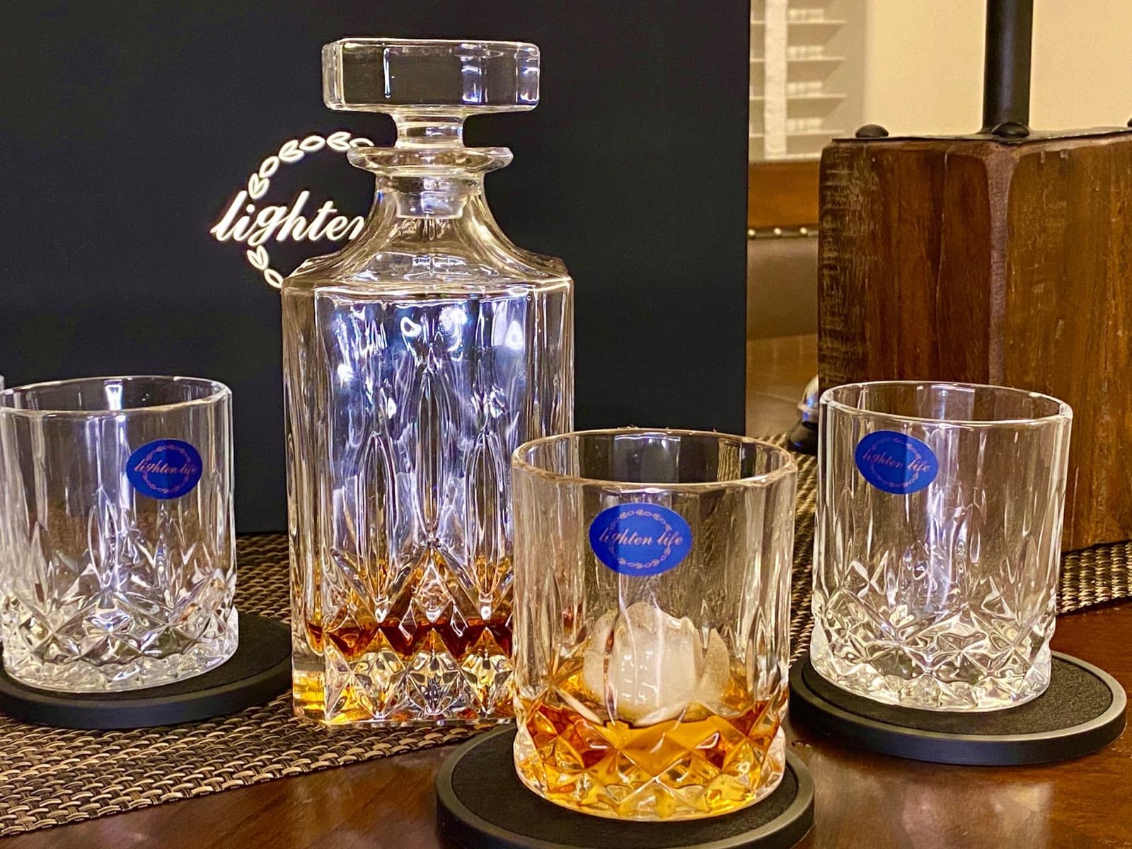 LIGHTEN LIFE Whiskey Decanter Set for Men - Whiskey Decanter with 4 Whiskey Glasses in Gift Box customer photo 1