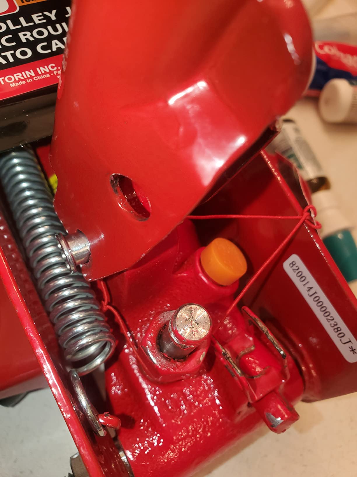 BIG RED T820014S Torin Hydraulic Trolley Service/Floor Jack with Blow Mold Carrying Storage Case, 1.5 Ton (3,000 lb) Capacity, Red customer photo 1