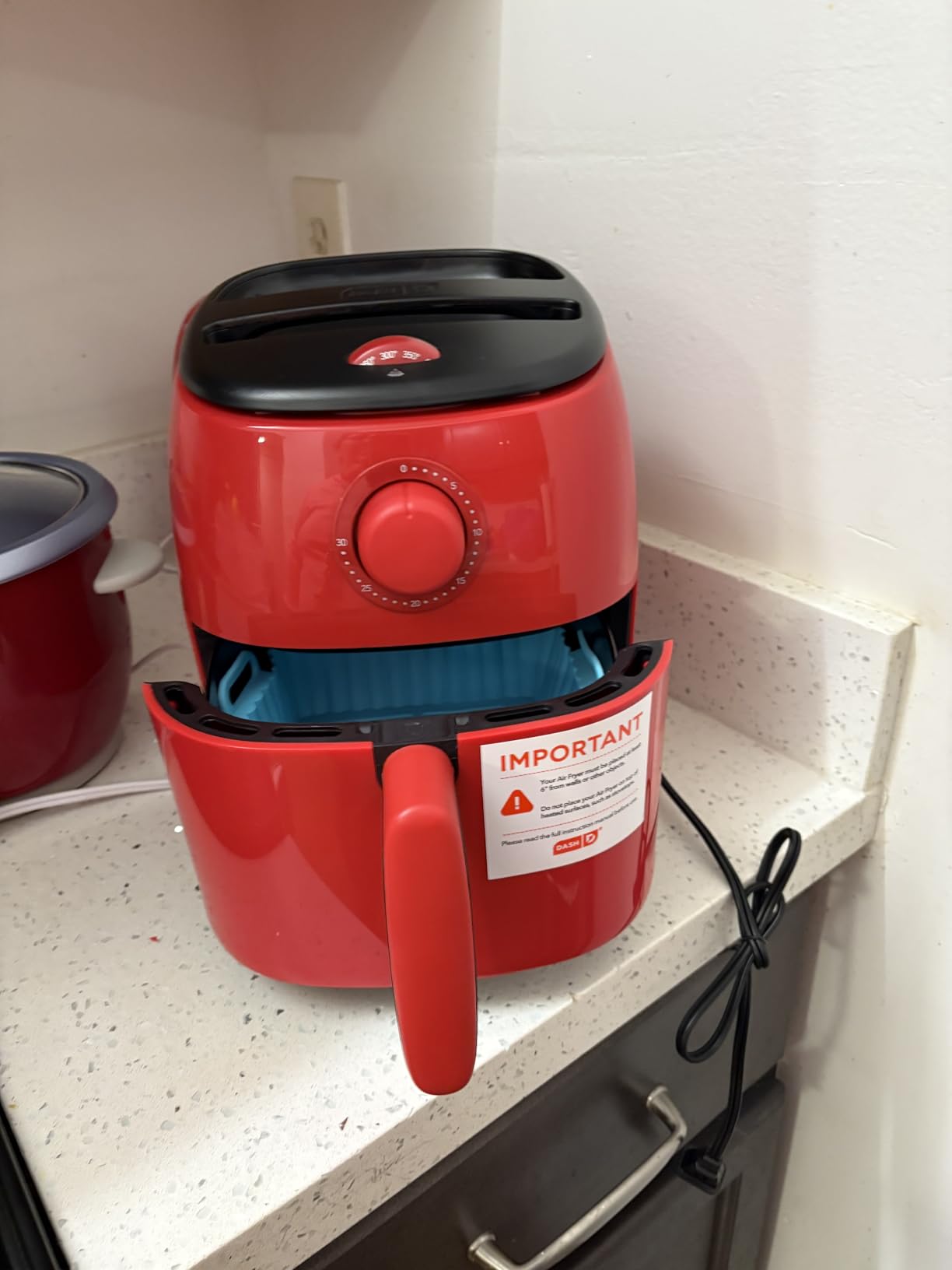 Dash Tasti-Crisp Air Fryer, 2.6 Quart, Aqua | Small Compact Basket Style Air Fryer, One or Two People, Auto Shut Off, Easy Dial Controls, Dishwasher Safe Parts customer photo 2