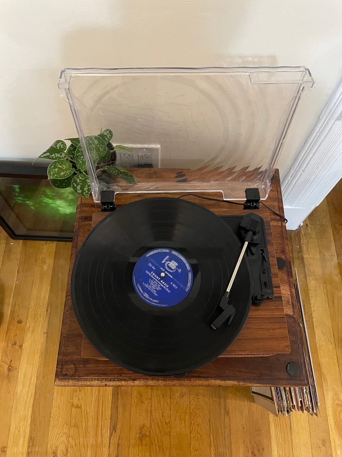 Vinyl Record Player Wireless Turntable with Built-in Speakers and USB Belt-Driven Vintage Phonograph Record Player 3 Speed for Entertainment and Home Decoration customer photo 2