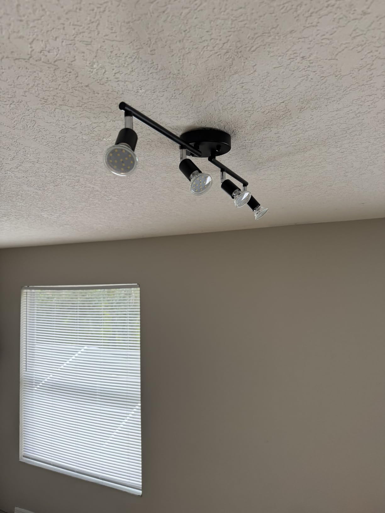 Unicozin LED 6 Light Track Lighting Kit, 46.5'' Matt Nickel 6 Way Ceiling Spot Lighting, Flexibly Rotatable Head, Modern Track Light Included 6 x LED GU10 Bulb (4W, Daylight White 5000K, 400LM) customer photo 1