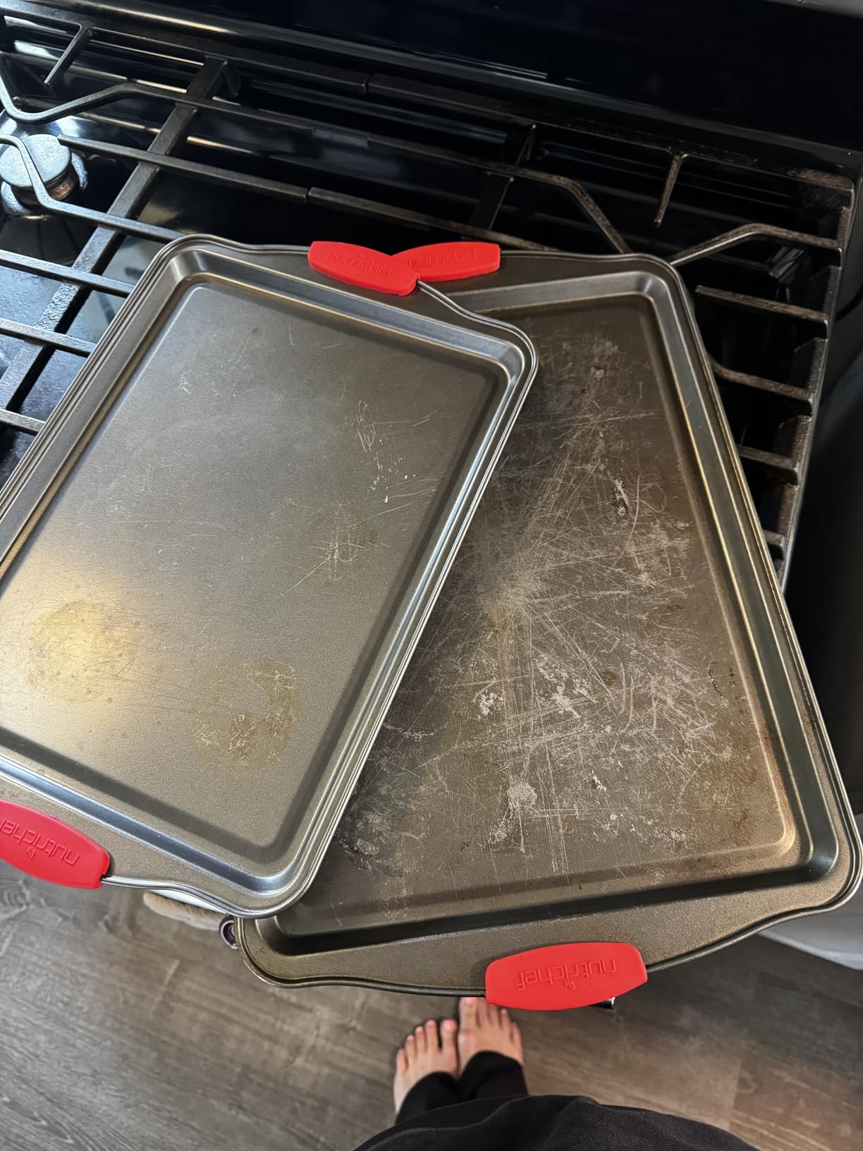 NutriChef 10-Piece Nonstick Kitchen Oven Baking Pans - Premium & Stylish Non-Stick Carbon Steel - Commercial Grade Restaurant Quality Metal Bakeware with Silicone Handles - Easy to Clean, NCSBS10S customer photo 2