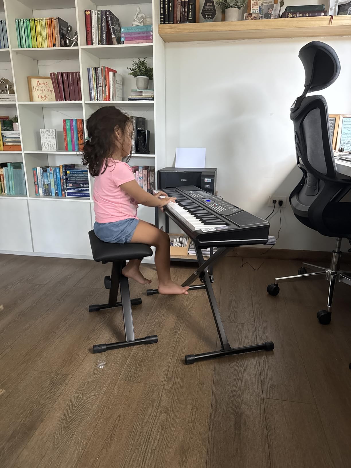 RockJam RJ5061 61 Key Keyboard Piano Kit with Stand, Bench & Headphones | Beginner electric keyboard piano set with pitch bend, LED panel, Simply Piano lessons and note stickers, all included customer photo 2