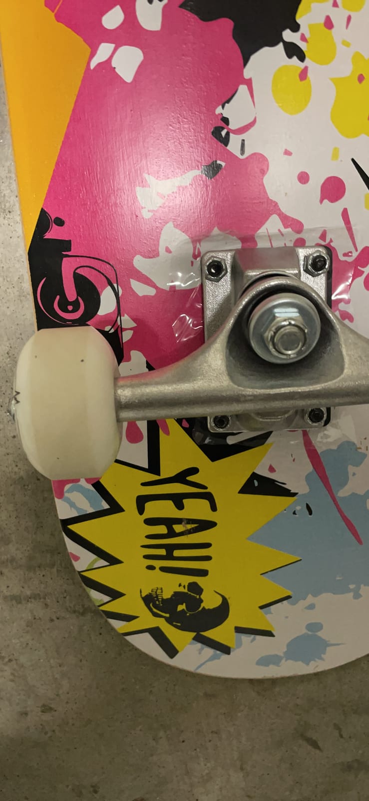 BELEEV Skateboards for Beginners, 31 x 8 inch Complete Skateboard for Kids Teens Adults, 7 Layer Canadian Maple Double Kick Deck Concave Cruiser Trick Skateboard with Multifunction Skate T-Tool customer photo 1